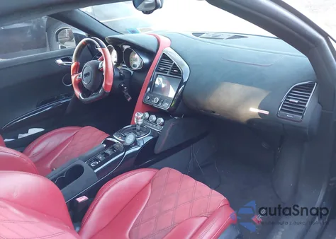 2011 Audi R8 5.2 z USA, uszkodzony, nr VIN WUAVNAFG0BN001966